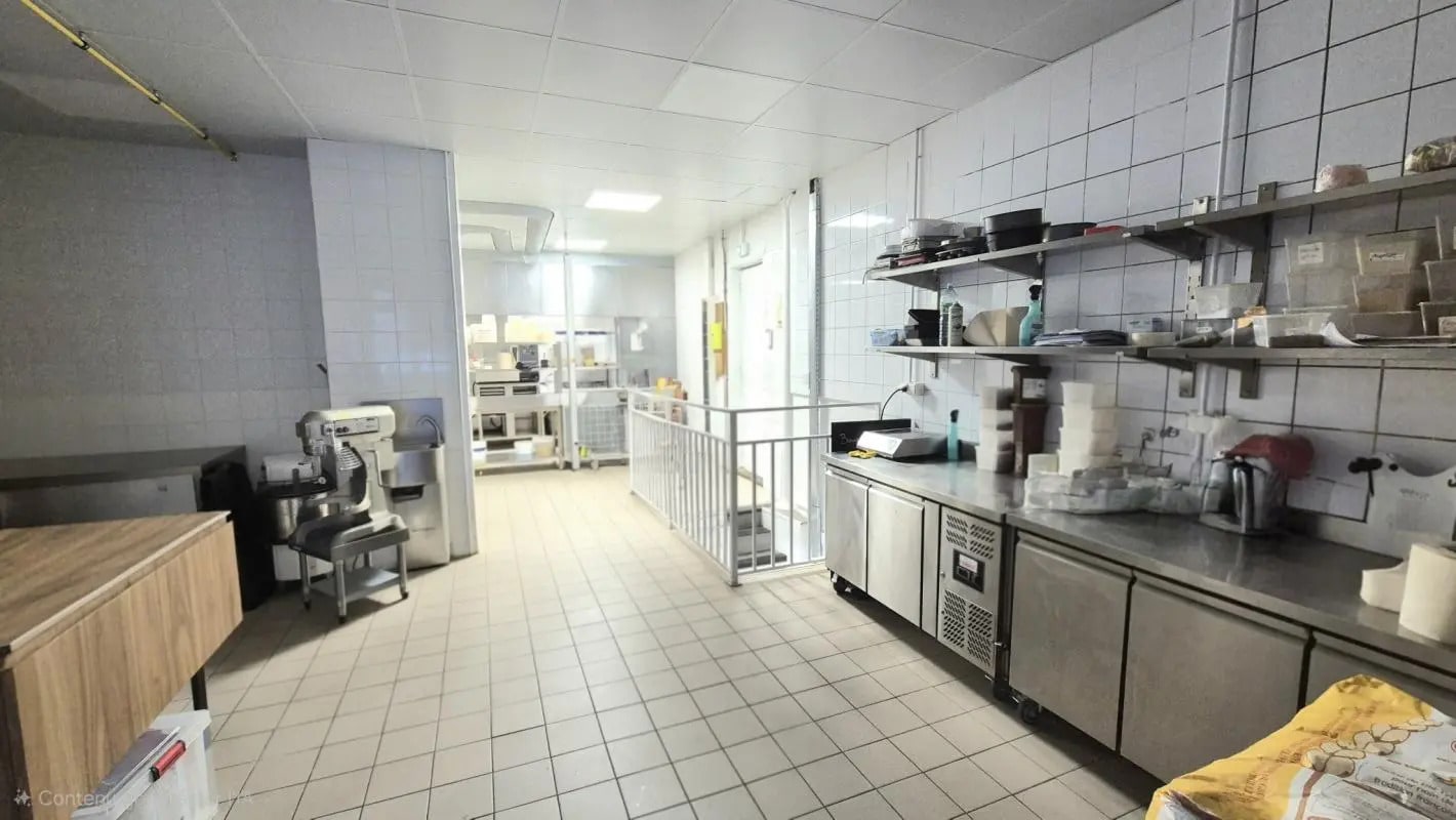 Retail in Paris for sale Interior Photo- Image 1 of 7