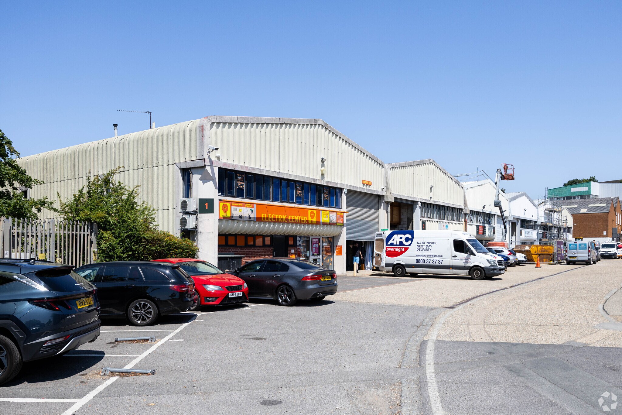 1-6 Nimrod Way, Reading à louer Photo principale- Image 1 de 13