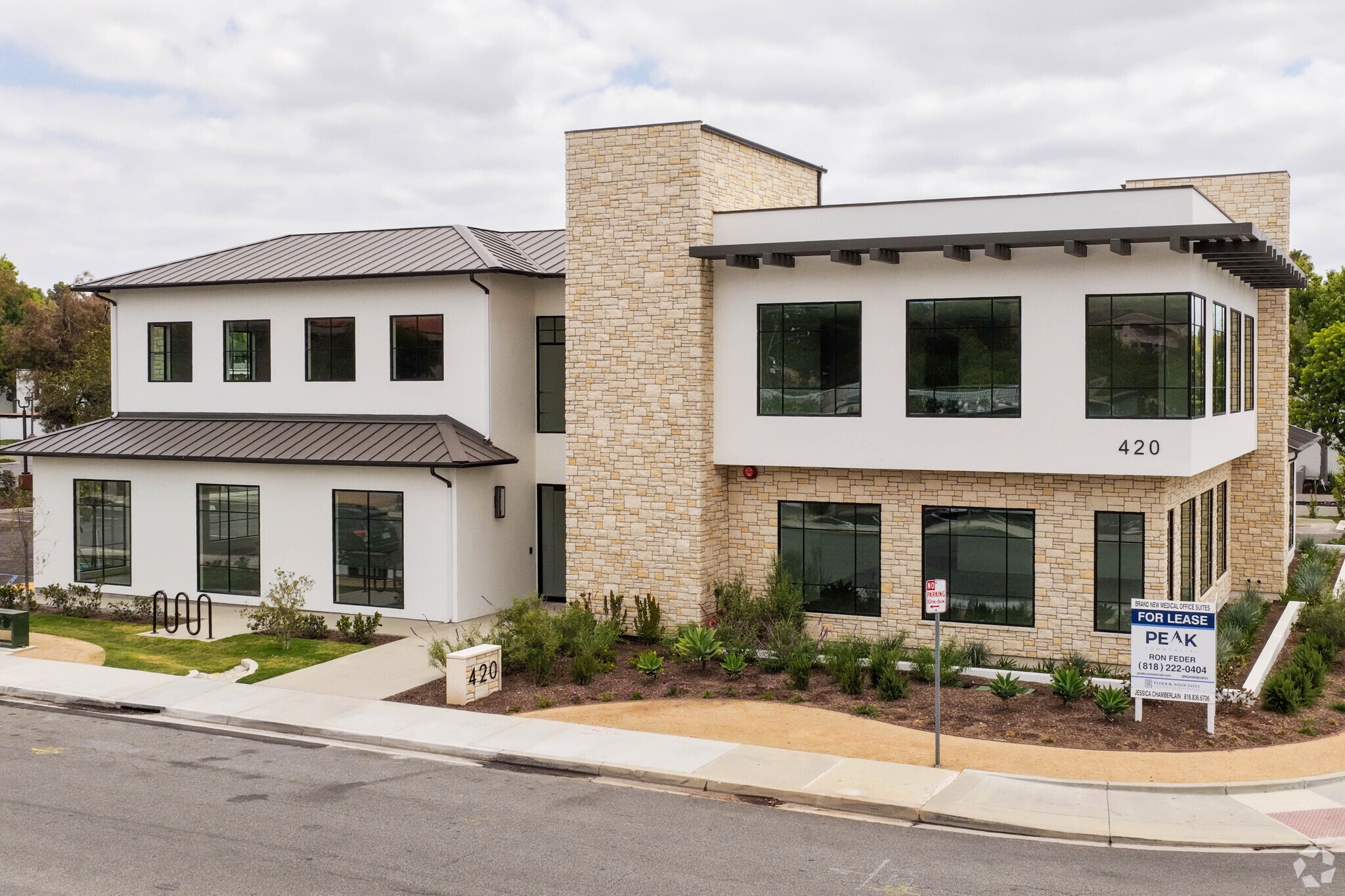 420 Pennsfield Pl, Thousand Oaks, CA for lease Building Photo- Image 1 of 8