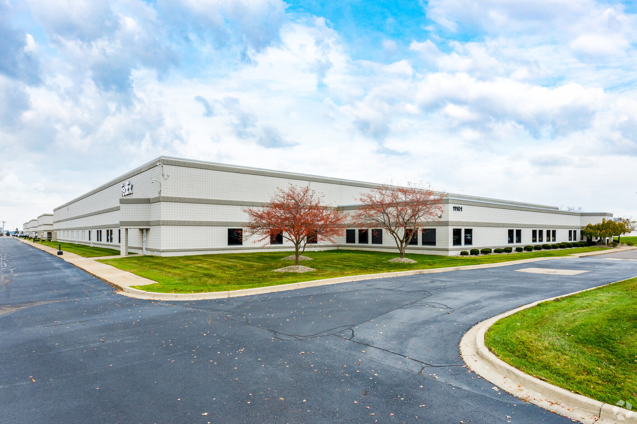 11101 Metro Airport Center Dr, Romulus, MI for sale Building Photo- Image 1 of 1