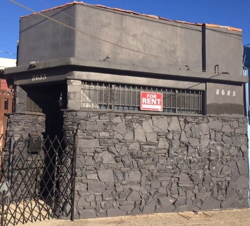 8685 Venice Blvd, Los Angeles, CA à louer - Photo principale - Image 2 de 9