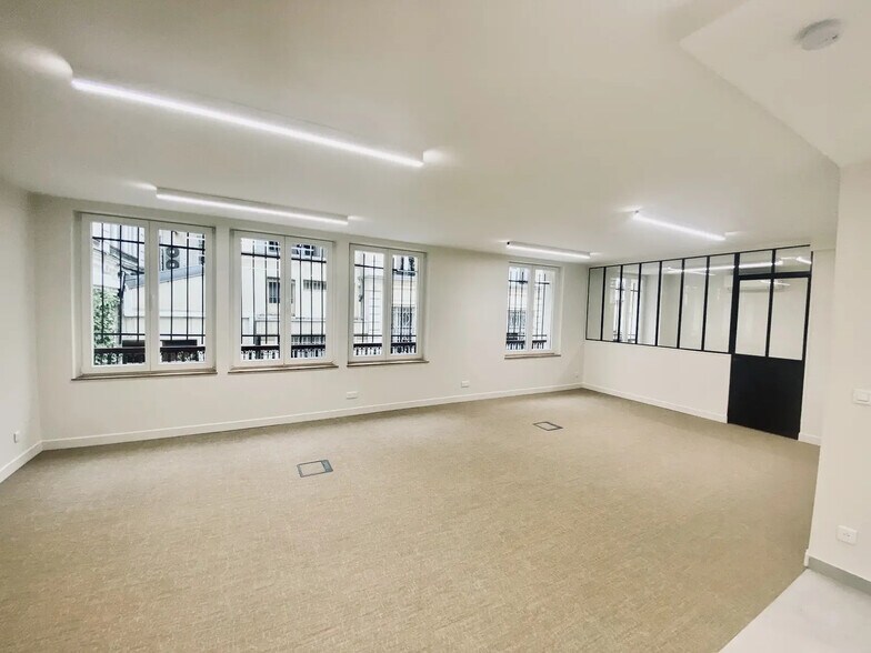 10 Cite D'Angouleme, Paris à louer - Photo du bâtiment - Image 2 de 6