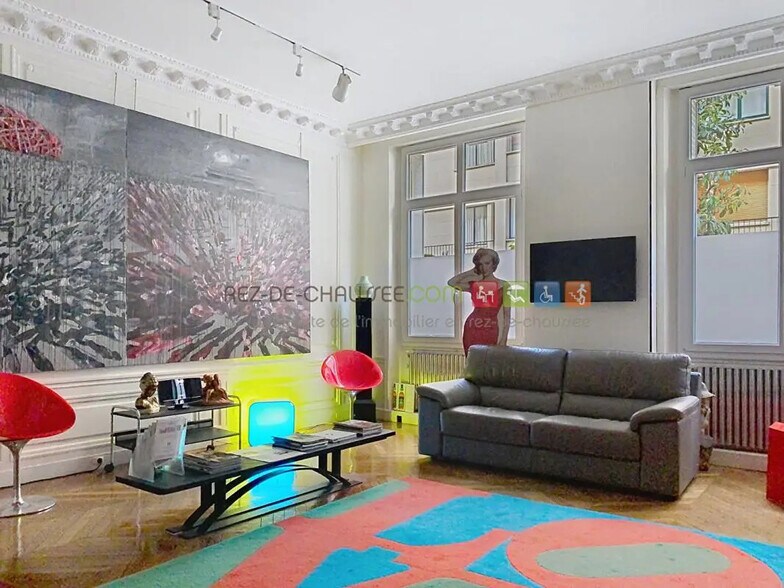 Office in Paris for sale - Interior Photo - Image 2 of 11