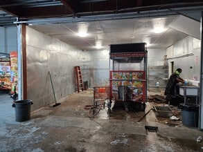 47-31 35th St, Long Island City, NY for lease Interior Photo- Image 1 of 16