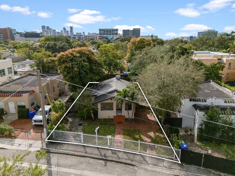 260 NW 27th St, Miami, FL à vendre - Photo du bâtiment - Image 2 de 10