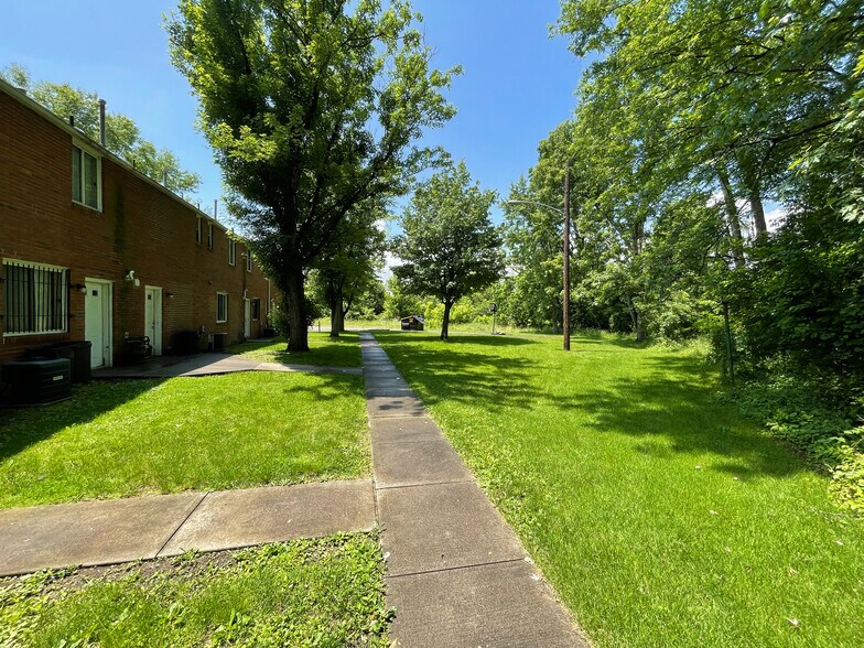 6801 McKinley Ct, Clairton, PA à vendre - Photo du bâtiment - Image 3 de 22