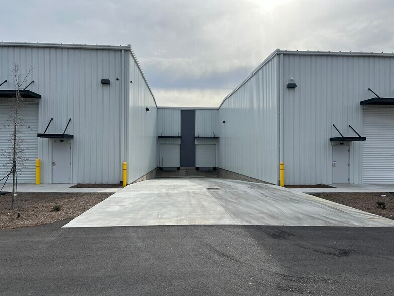 7635 Southrail Road, North Charleston, SC à louer - Photo du bâtiment - Image 2 de 17