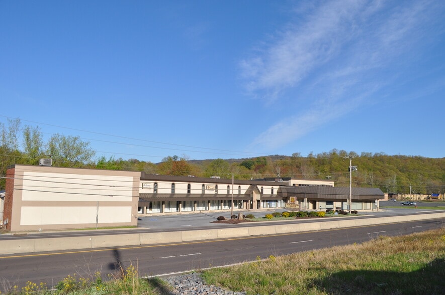 1500-1510 Route 61 Hwy S, Pottsville, PA for lease - Building Photo - Image 3 of 17