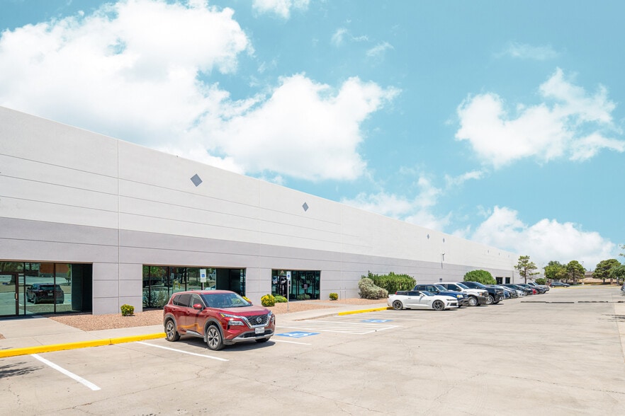 11970 Pellicano Dr, El Paso, TX for lease - Building Photo - Image 3 of 11