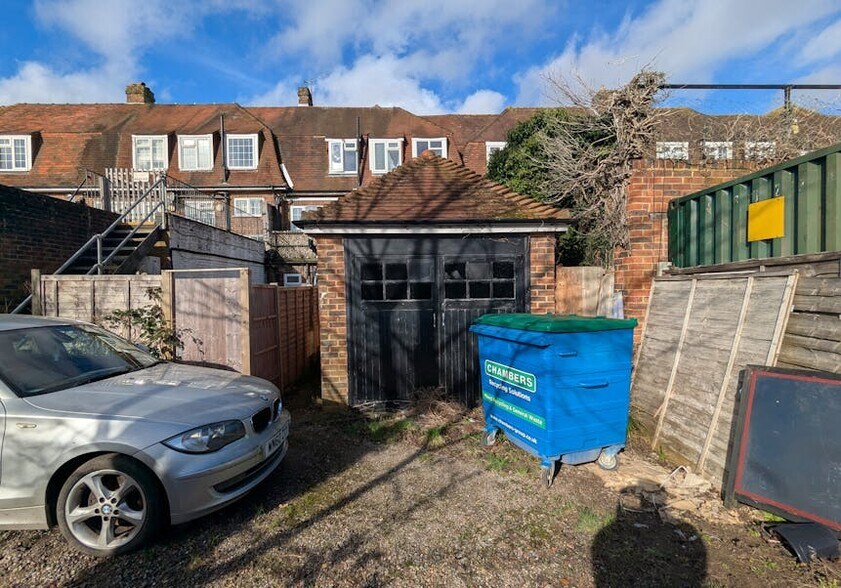 212-212a London Rd, Guildford à vendre - Photo du bâtiment - Image 3 de 8