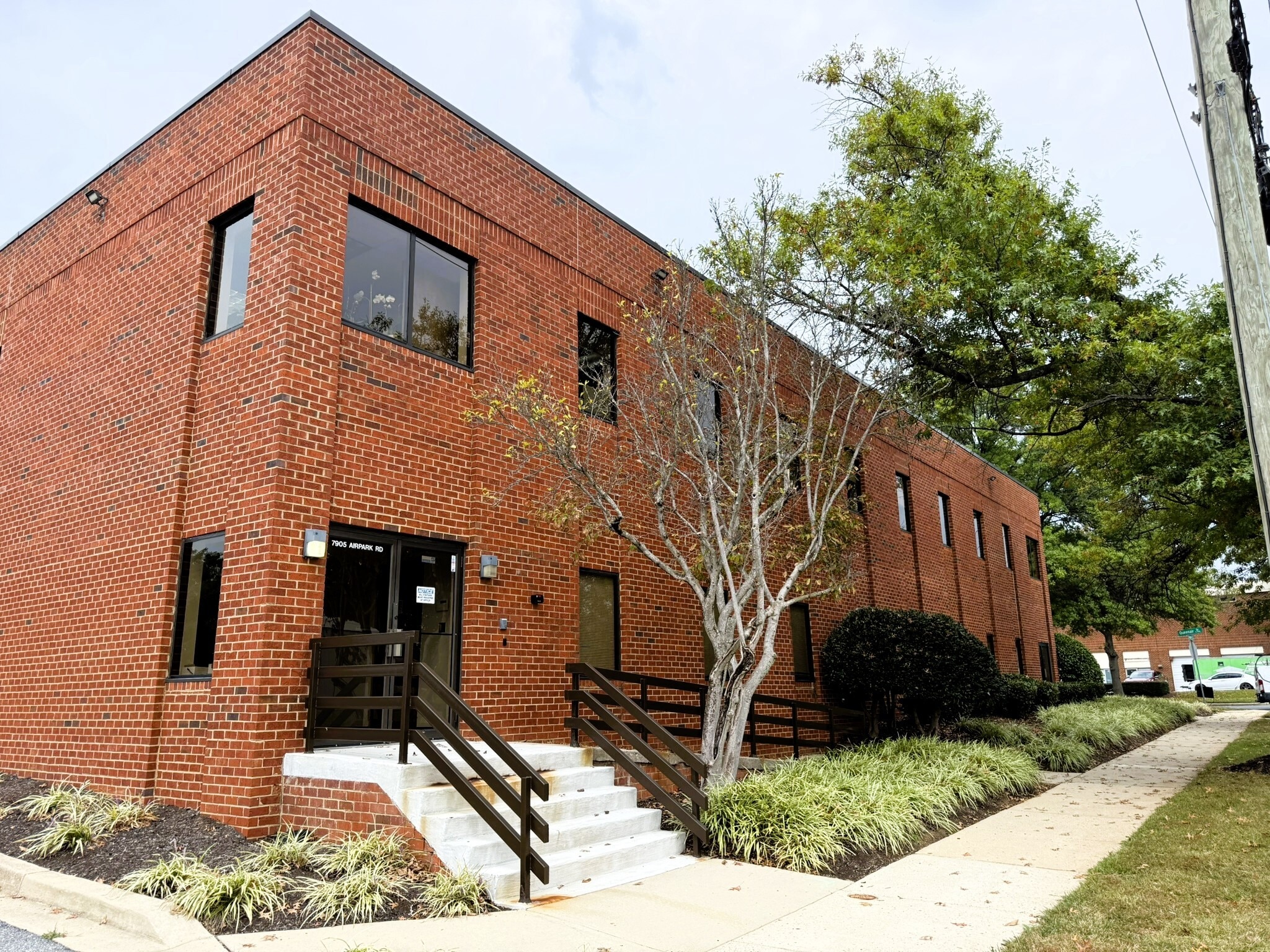 7905 Airpark Rd, Gaithersburg, MD for lease Interior Photo- Image 1 of 7