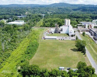 Plus de détails pour 7 Schoolhouse Ln, Waterford, NY - Industriel à vendre