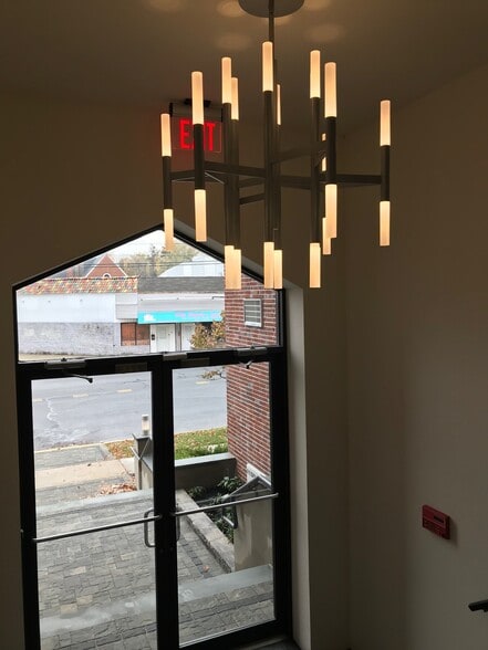 533 E 2nd Ave, Roselle, NJ à vendre - Photo du bâtiment - Image 2 de 24