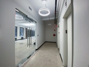 160 Broadway, New York, NY à louer Photo intérieure- Image 1 de 4