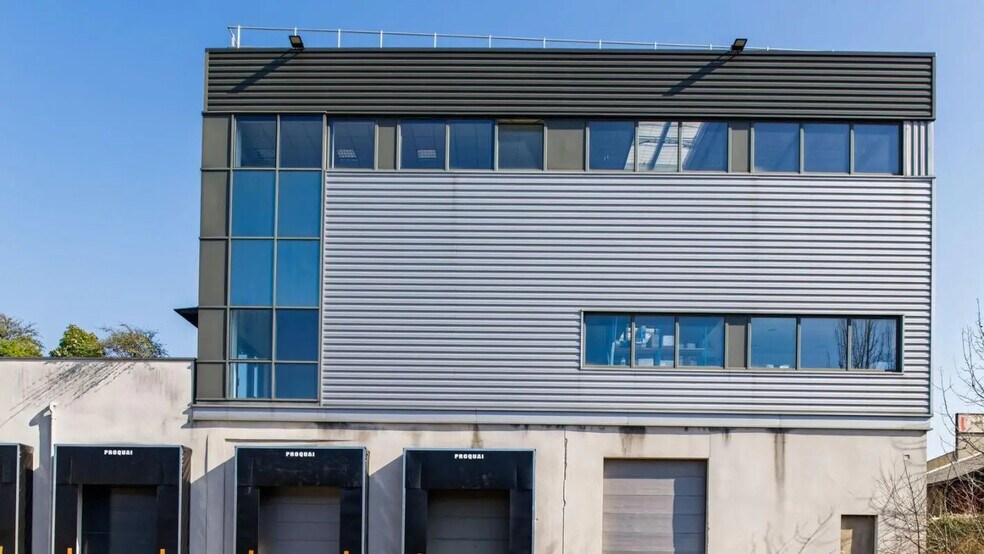 Industrial in Saint-Denis for lease - Building Photo - Image 3 of 11