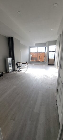 5100 Lorain Ave, Cleveland, OH for lease - Building Photo - Image 3 of 4