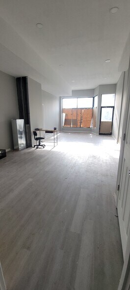 5100 Lorain Ave, Cleveland, OH à louer - Photo du bâtiment - Image 3 de 4