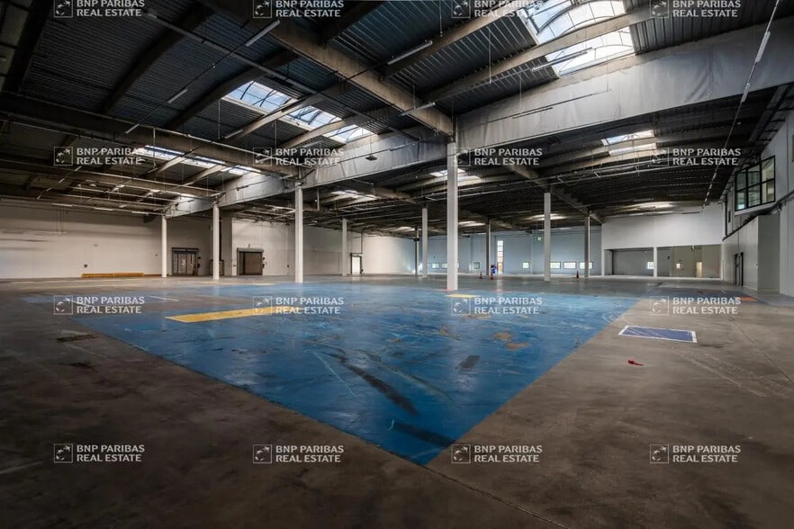 Local d'activités dans Croissy-Beaubourg à vendre - Photo intérieure - Image 2 de 6