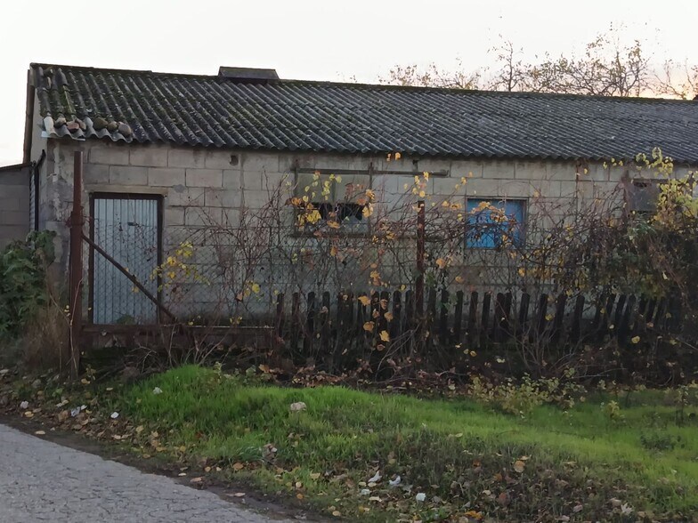 Calle de San Bartolo, 1062, Cacabelos, León à vendre - Photo du bâtiment - Image 3 de 7