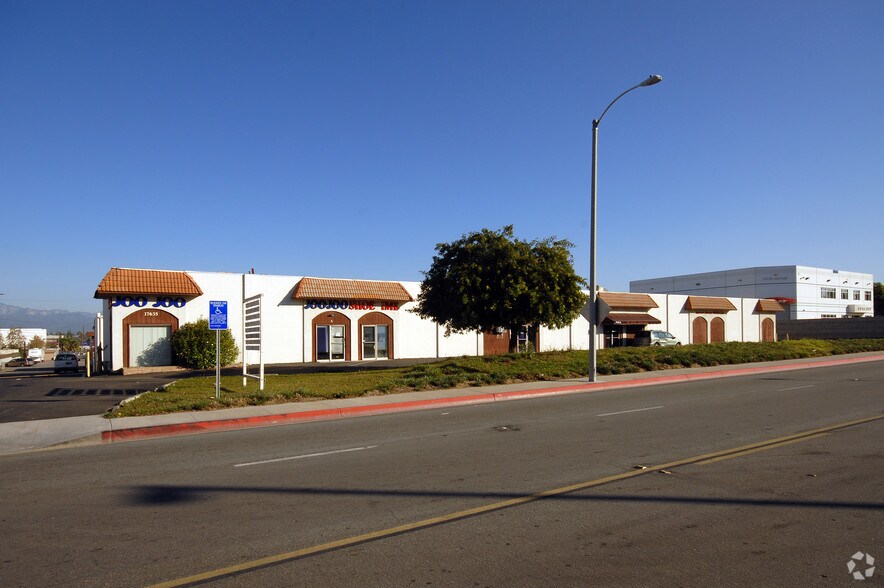 17635-17639 Rowland St, City Of Industry, CA for lease - Building Photo - Image 2 of 8