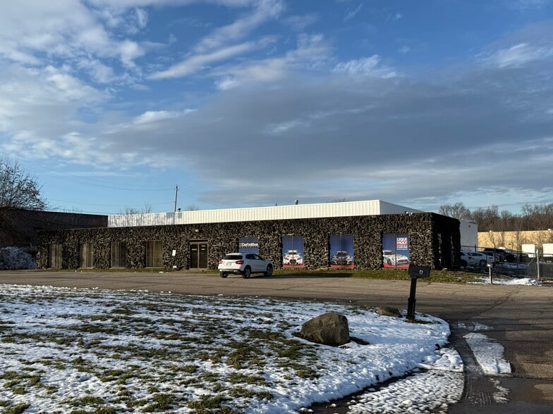 2021 Midway Dr, Twinsburg, OH for lease - Building Photo - Image 2 of 7