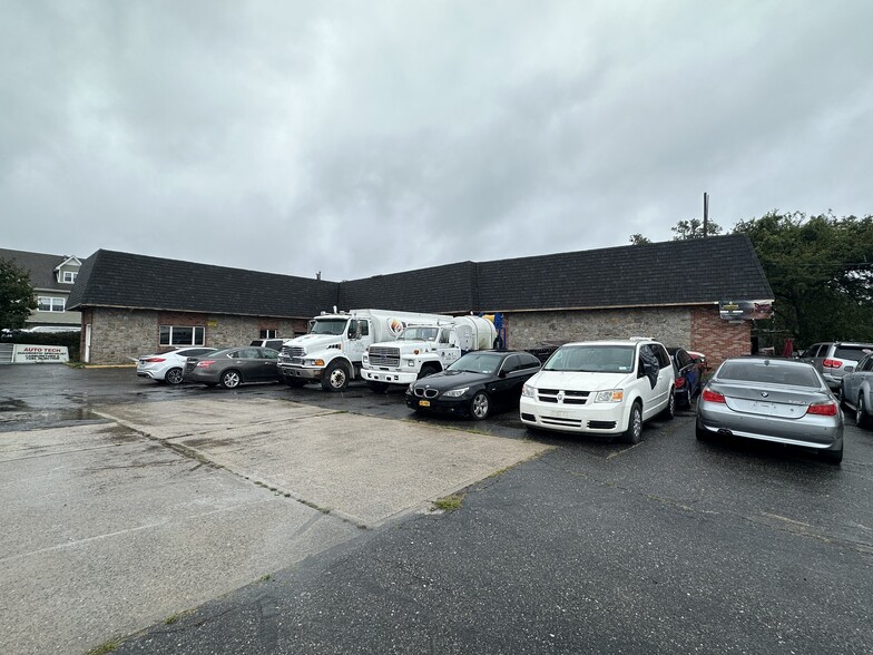 5714 Old Sunrise Hwy, Massapequa, NY à louer - Photo du bâtiment - Image 3 de 6