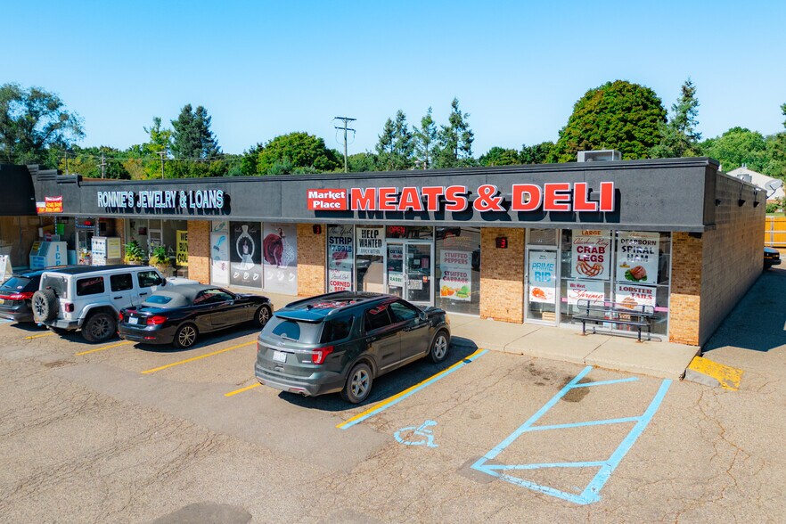 7710-7726 Cooley Lake Rd, Waterford, MI à louer - Photo du bâtiment - Image 2 de 11