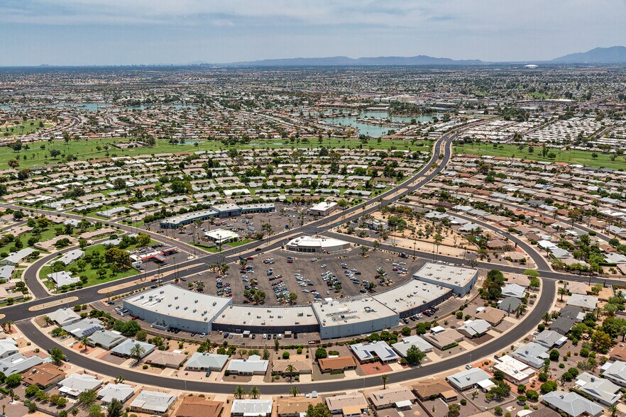 14800-14821 N Del Webb Blvd, Sun City, AZ à louer - Photo du bâtiment - Image 3 de 6
