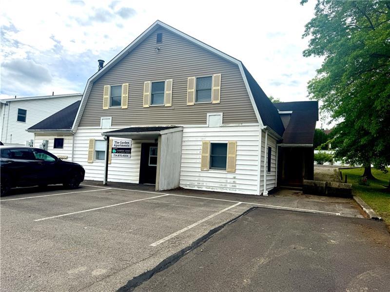 230 E Water St, Slippery Rock, PA à vendre Photo du bâtiment- Image 1 de 47