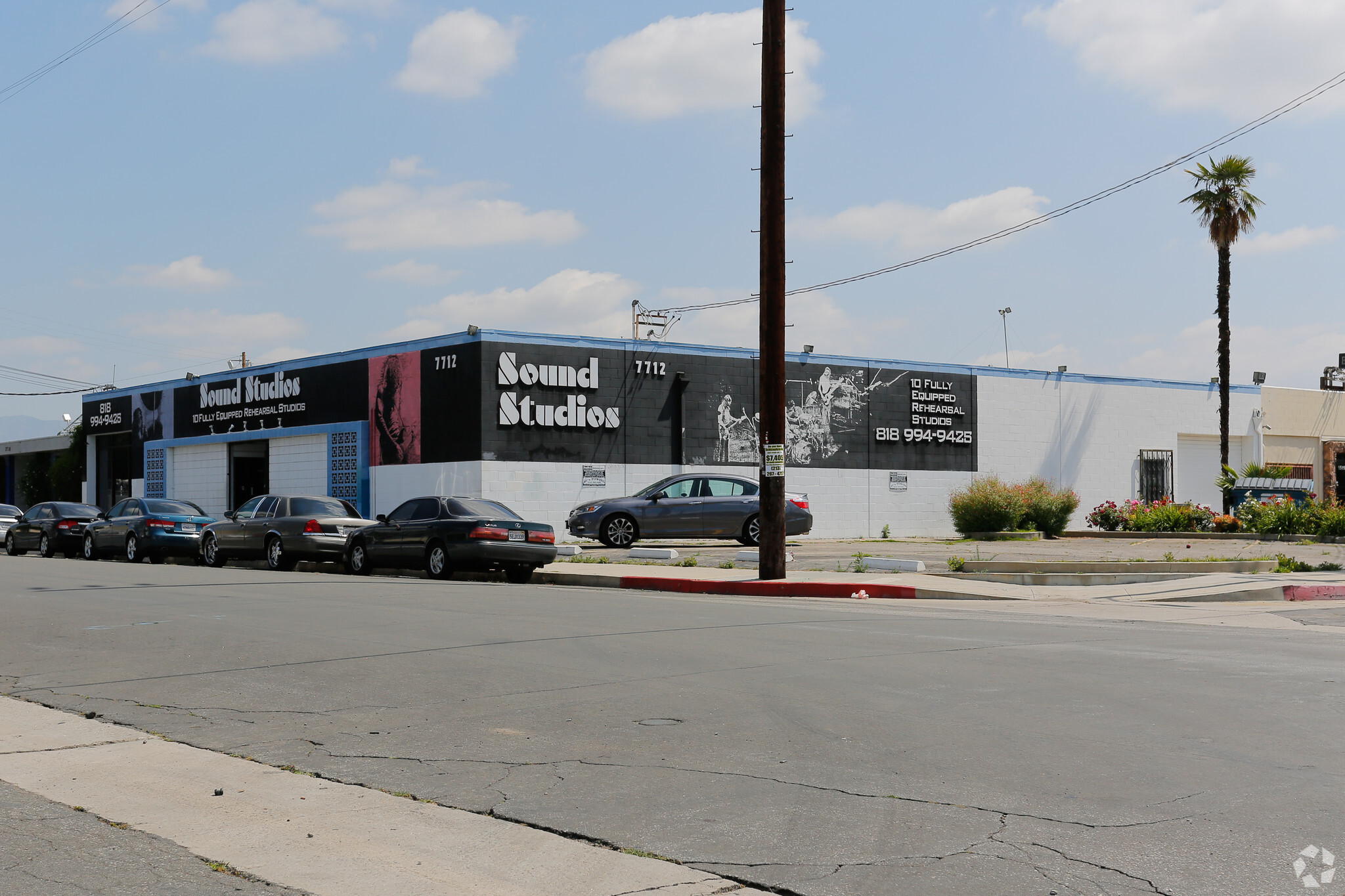 7712 Burnet Ave, Van Nuys, CA for sale Primary Photo- Image 1 of 1