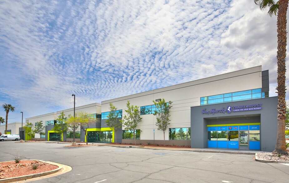 1100 Mary Crest Rd, Henderson, NV à louer - Photo du bâtiment - Image 3 de 7