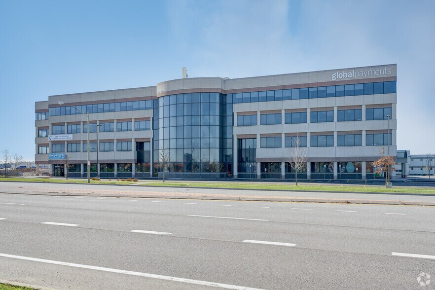 765 Jefferson Rd, Rochester, NY à louer - Photo du bâtiment - Image 1 de 31