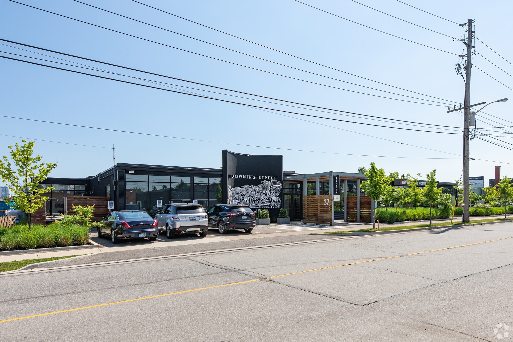 37 Advance Rd, Toronto, ON à louer Photo principale- Image 1 de 7