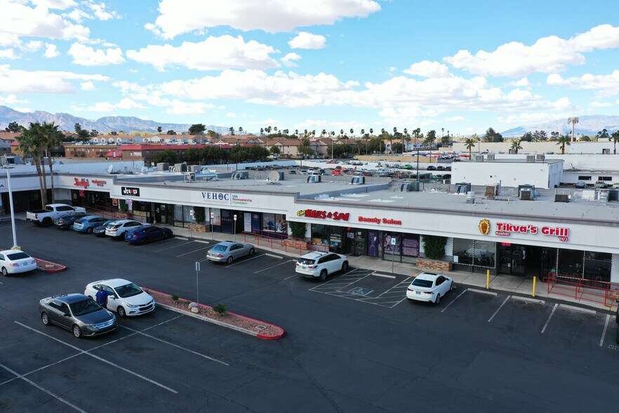 2101 S Decatur Blvd, Las Vegas, NV à louer - Photo du bâtiment - Image 2 de 8