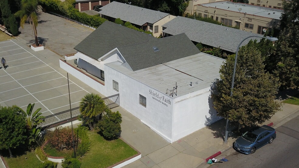 1143 N Lake Ave, Pasadena, CA for lease - Building Photo - Image 3 of 26