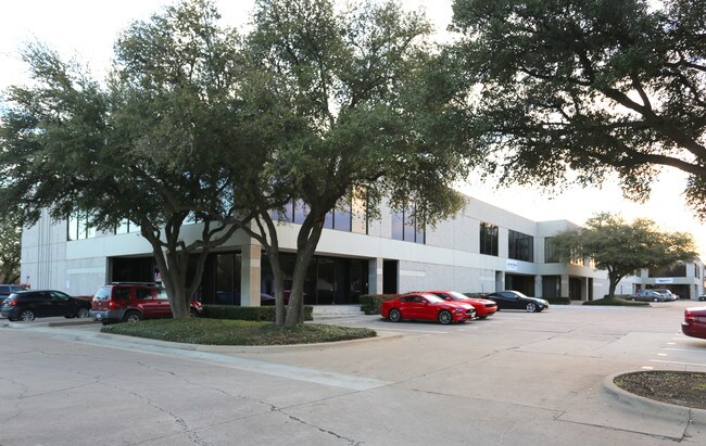Plus de détails pour 2009 McKenzie Dr, Carrollton, TX - Industriel à louer