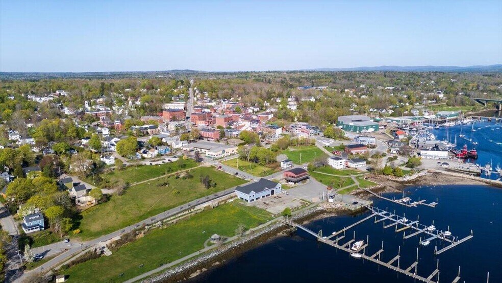 1 Miller St, Belfast, ME à vendre - Aérien - Image 2 de 18
