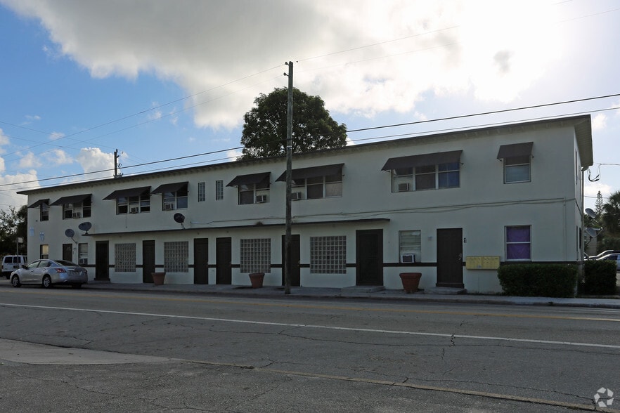 700 Tamarind Ave, West Palm Beach, FL for sale - Building Photo - Image 2 of 11