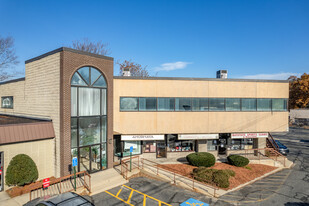 861 Edgell Rd, Framingham MA - Épicerie