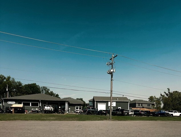 33490 Lexington Ave, De Soto, KS for sale - Building Photo - Image 3 of 4