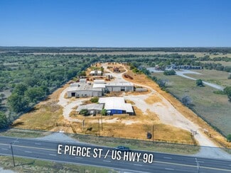 More details for 2400 E Pierce St, Luling, TX - Industrial for Sale