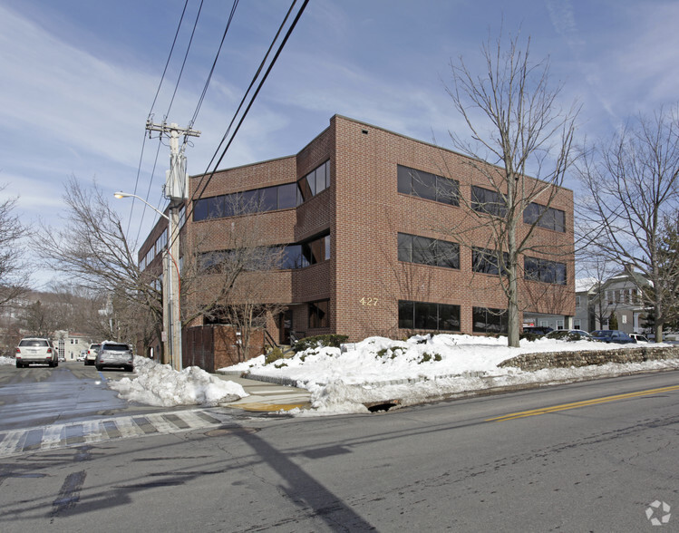 427 Bedford Rd, Pleasantville, NY for lease - Building Photo - Image 2 of 3