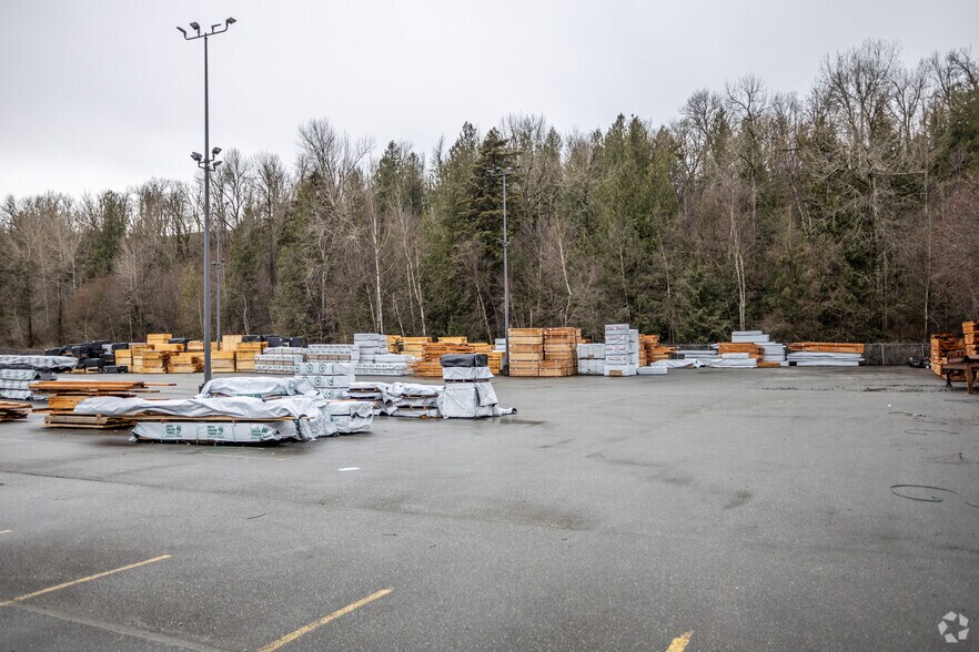 1225 Riverside Rd, Abbotsford, BC à louer - Photo du bâtiment - Image 2 de 2