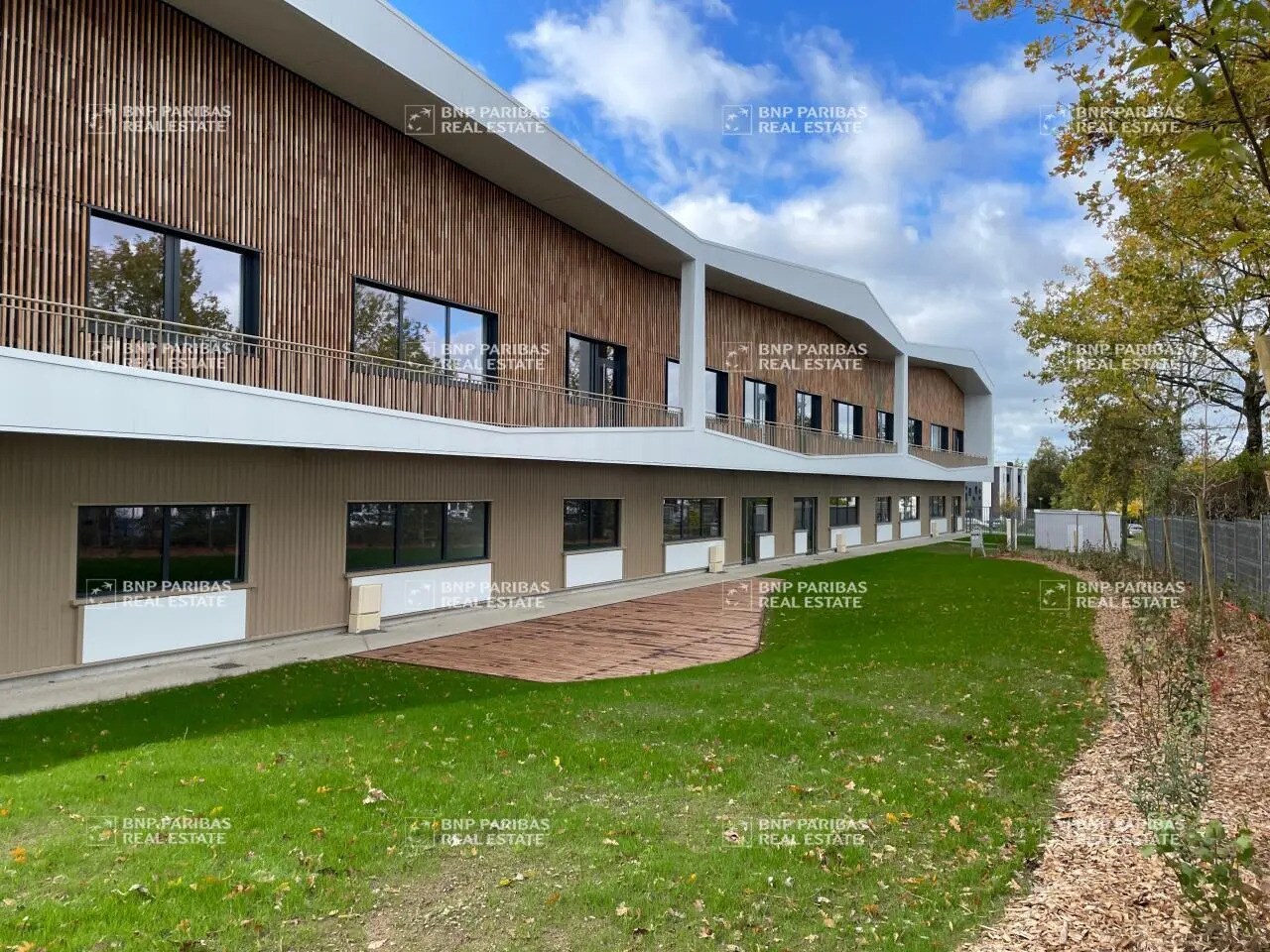 Flex in Carquefou for lease Building Photo- Image 1 of 13