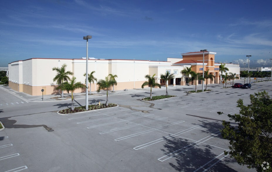 17355 NW 59th Ave, Hialeah, FL for sale - Building Photo - Image 3 of 6