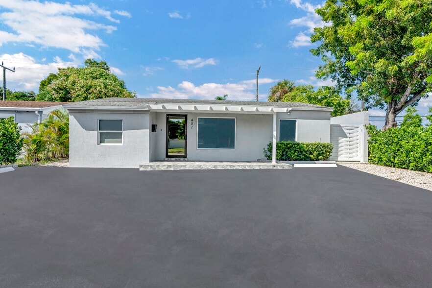 481 E Commercial Blvd, Oakland Park, FL for sale - Primary Photo - Image 1 of 23