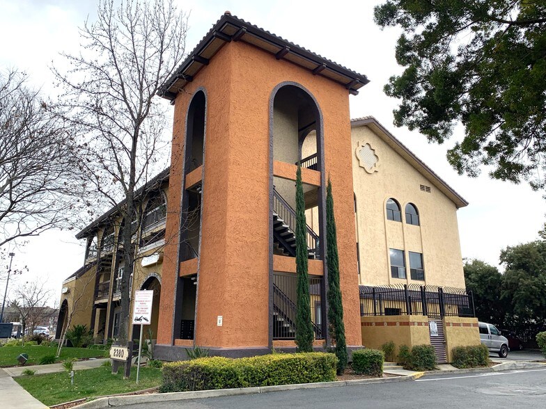 2380 Salvio St, Concord, CA for lease - Primary Photo - Image 1 of 7