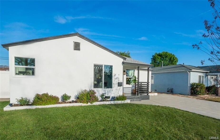 1484 N Clybourn Ave, Burbank, CA à vendre - Photo du bâtiment - Image 2 de 21