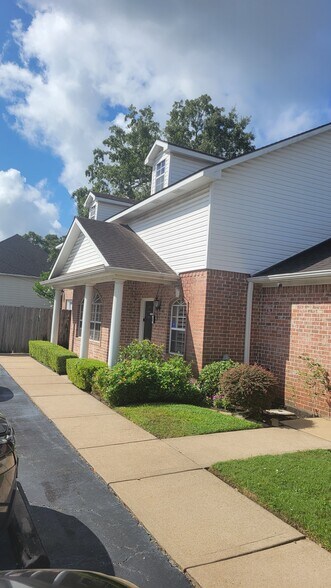 801 Morton St, Richmond, TX à vendre - Photo du bâtiment - Image 2 de 23