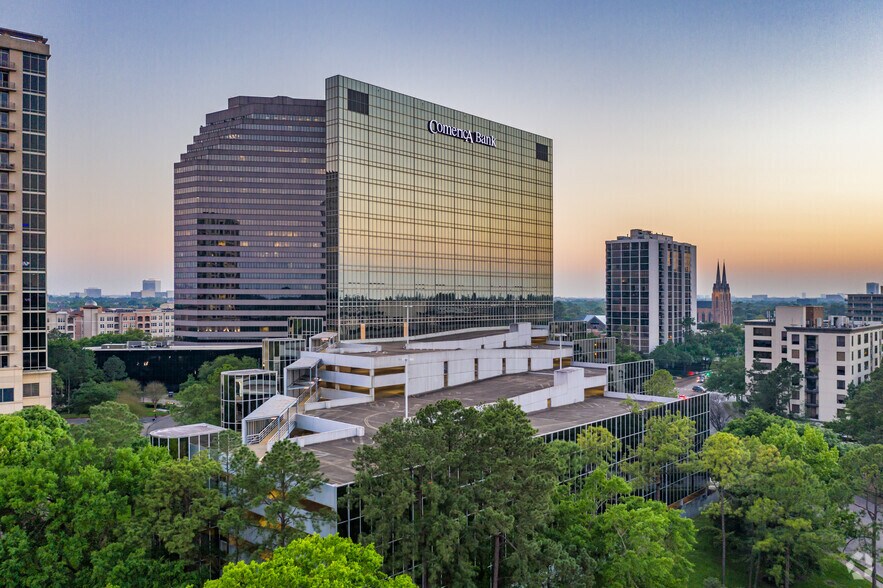 2 RIVERWAY, Houston, TX à louer - Photo du bâtiment - Image 3 de 22